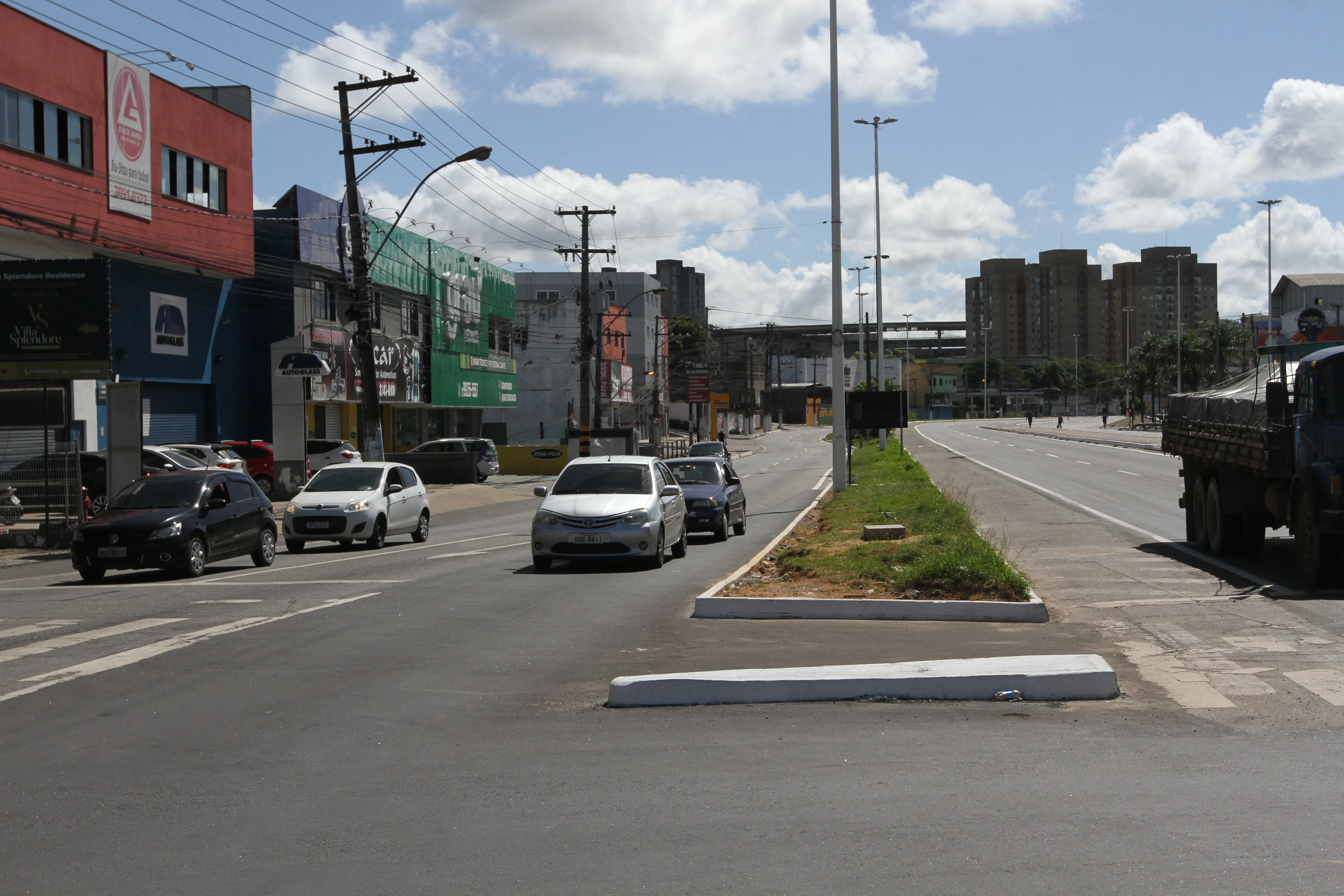 Morto a tiros em Cariacica



Na foto: Calçada em frente Grau Técnico BR 262 em Vila Capixaba, local do homicído