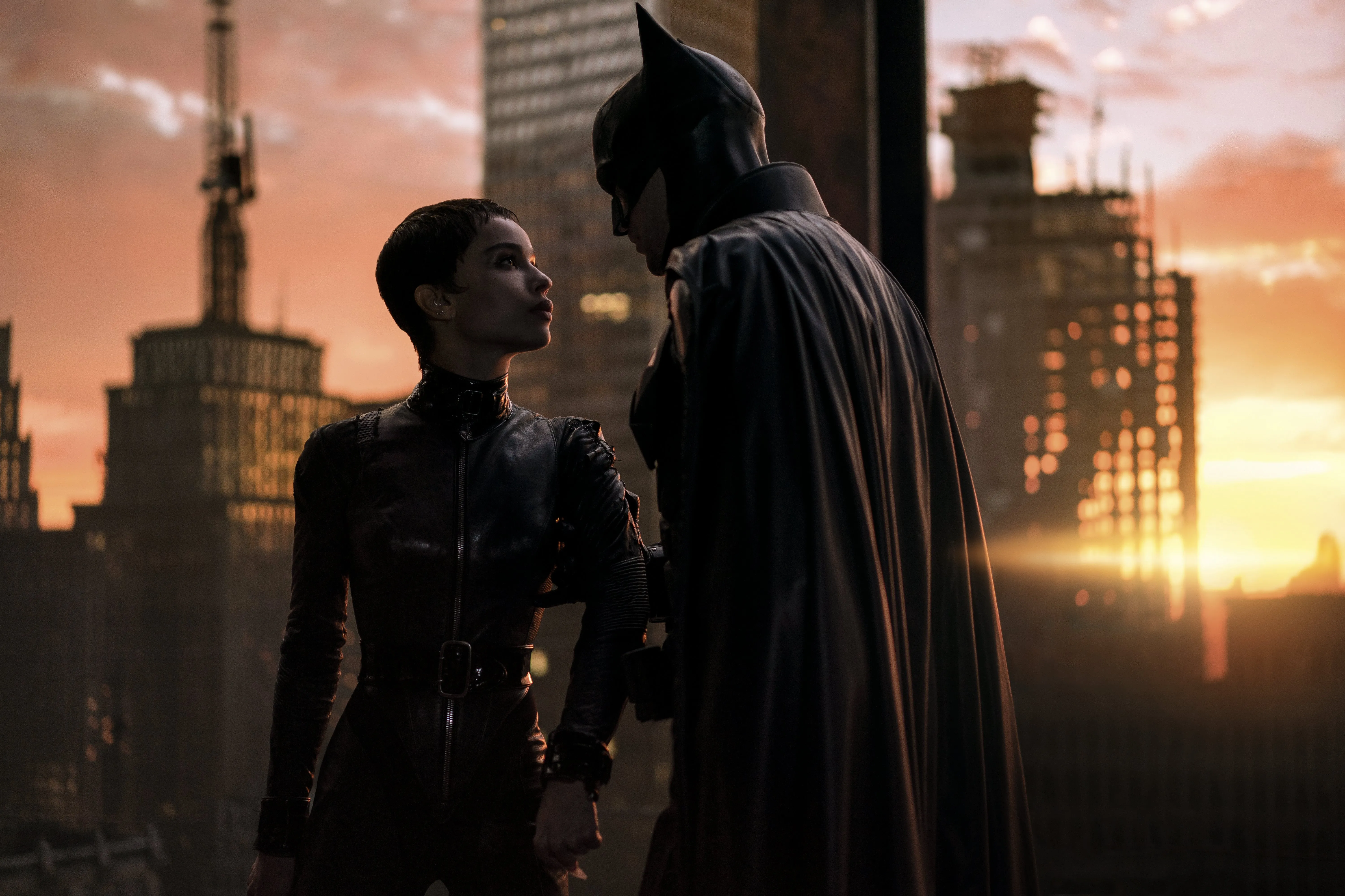 Batman e mulher-gato, vivida pela atriz Zoë Kravitz