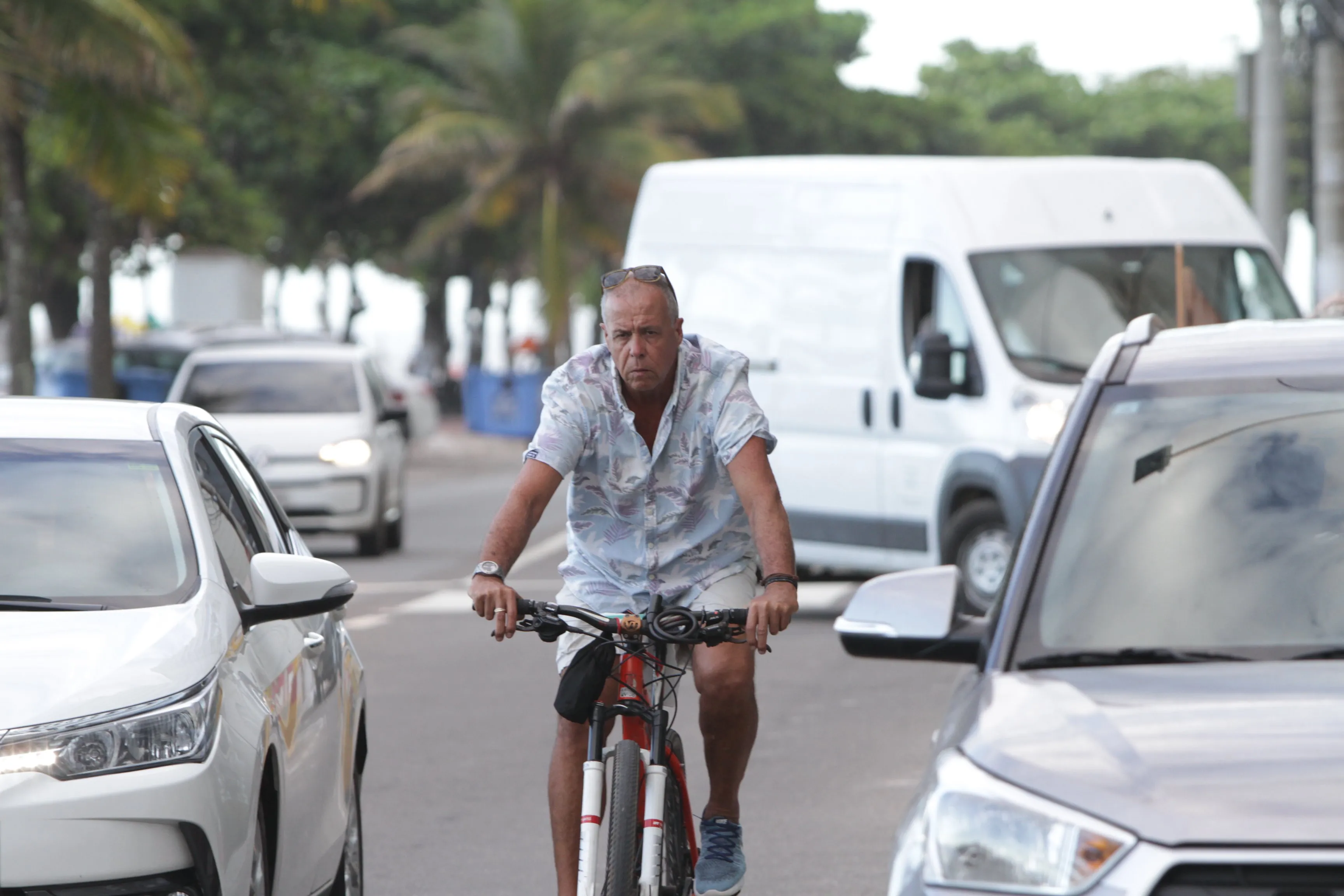Cicloativista Fernando Braga pede a instalação de mais ciclovias e a redução da velocidade máxima das vias