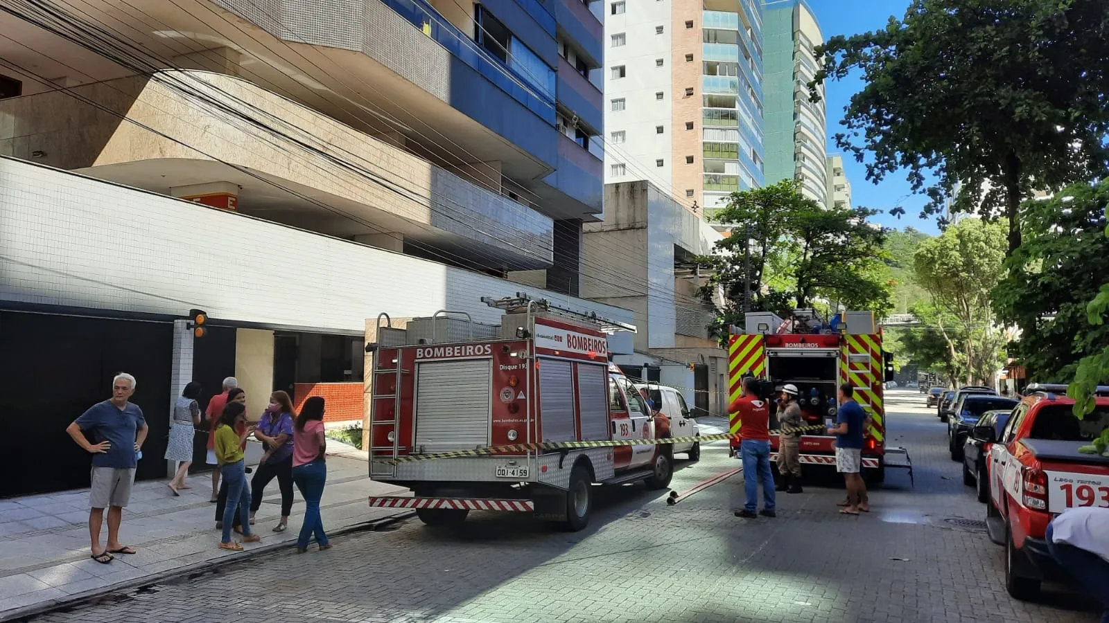 Imagem ilustrativa da imagem VÍDEO | Incêndio atinge apartamento em Vila Velha e assusta moradores