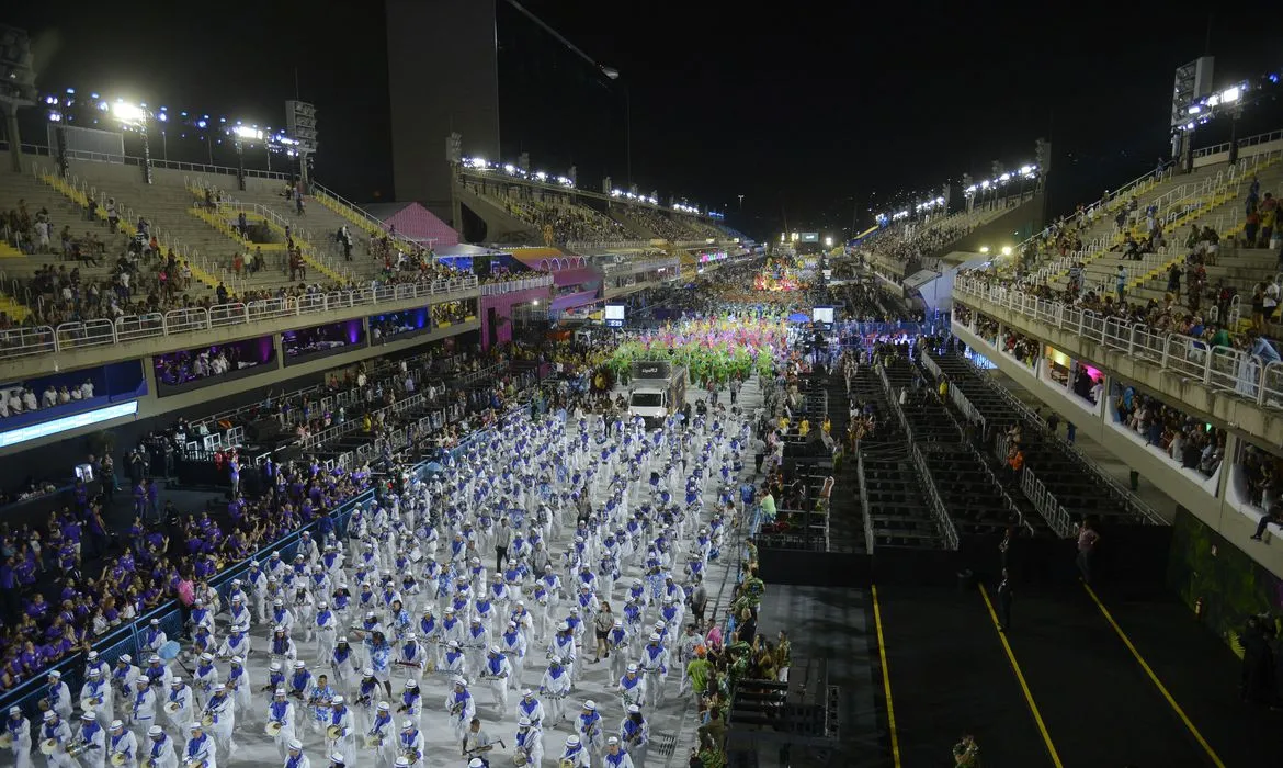 Imagem ilustrativa da imagem Doze escolas disputam título do Grupo Especial do carnaval do Rio