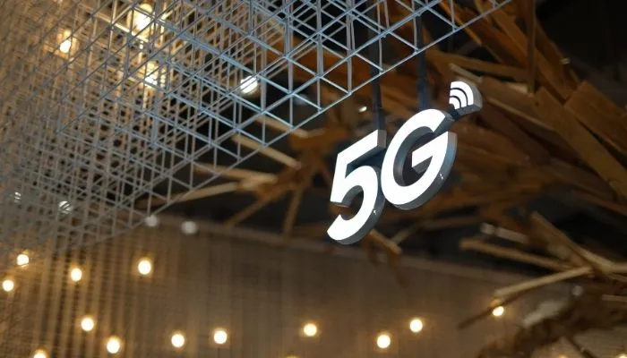 Imagem ilustrativa da imagem Confinamento na China ameaça 5G com atraso de até dois meses no Brasil