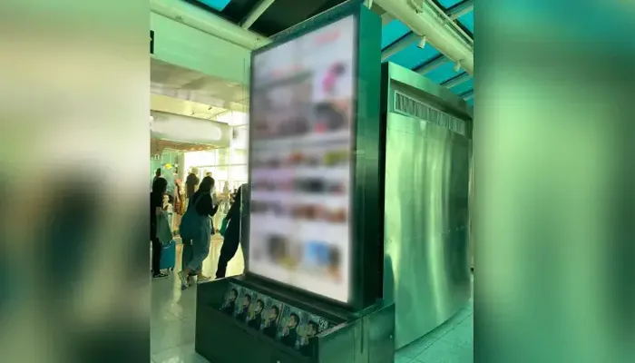 Imagem ilustrativa da imagem Hacker invade painel de publicidade de aeroporto do Rio e exibe vídeos pornô