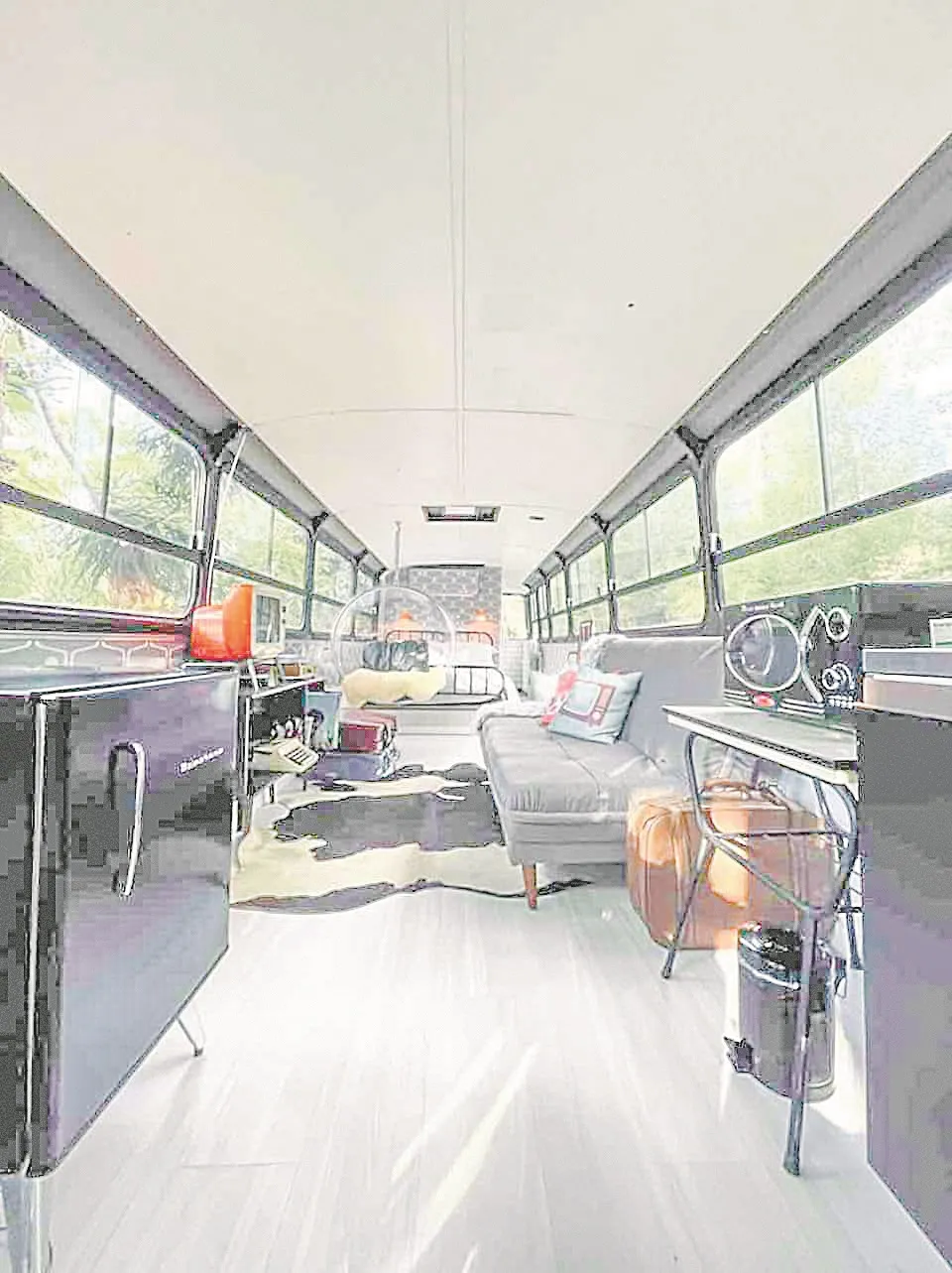 Imagem ilustrativa da imagem Avião e ônibus viram quartos de hotéis para atrair turistas