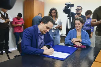 Imagem ilustrativa da imagem Vitória vai dar auxílio de R$ 105 para mais de 5 mil famílias