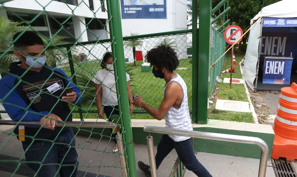 Imagem ilustrativa da imagem Enem 2022: quem pediu atendimento especial já pode conferir resultado