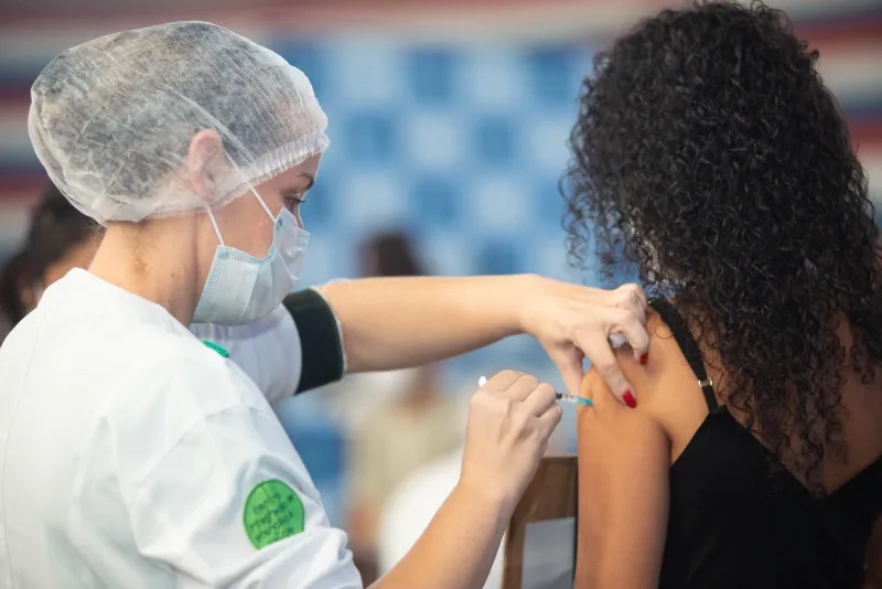 Imagem ilustrativa da imagem Vitória abre novas vagas para vacinação contra covid, gripe e sarampo