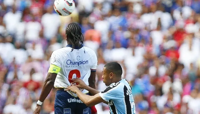 Imagem ilustrativa da imagem Bahia e Grêmio criam pouco, empatam e mantêm posições no G4 da Série B
