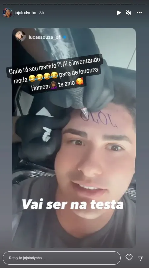 Imagem ilustrativa da imagem Marido de Jojo Todynho tatua o nome da cantora na testa