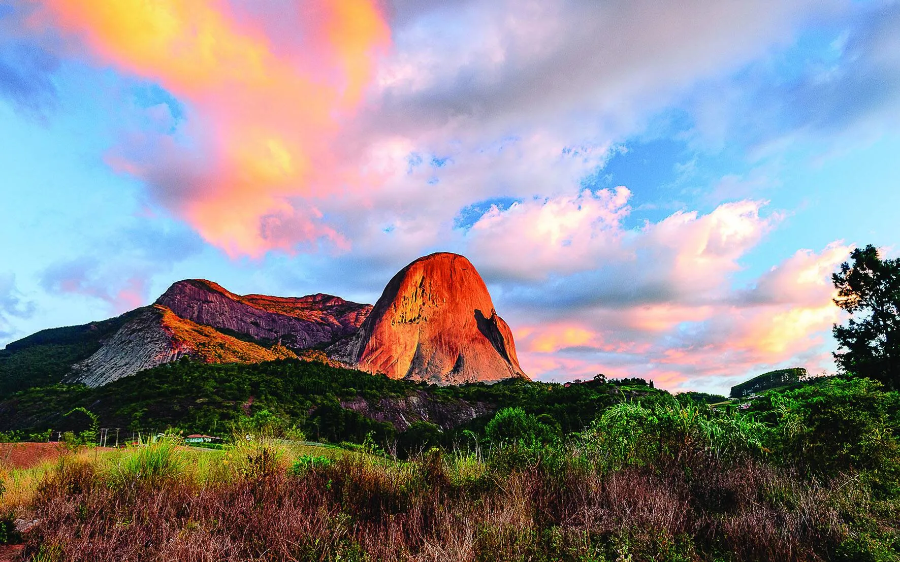 Imagem ilustrativa da imagem Visita a parque de Pedra Azul agora é com agendamento