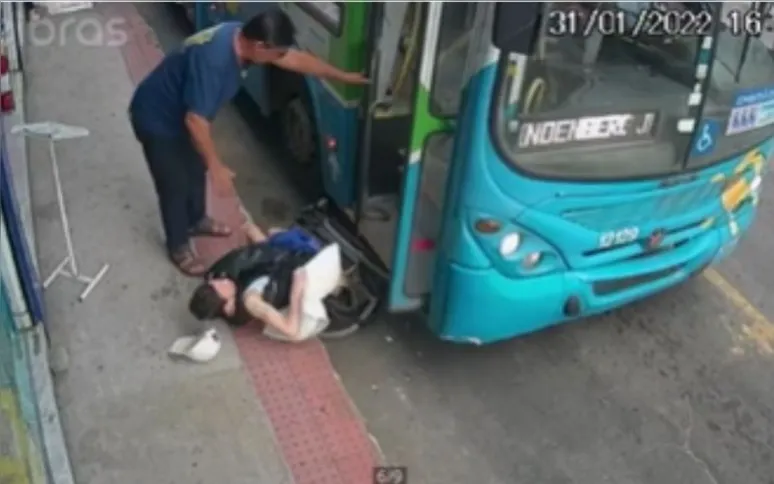 Cadeirante atropelada por ônibus tem alta do hospital