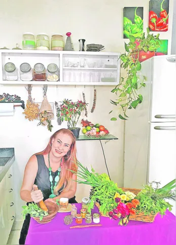 Mila Marques e sua família têm o hábito de usas plantas para fins curativos.