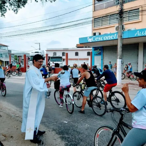 Ciclistas recebem benção