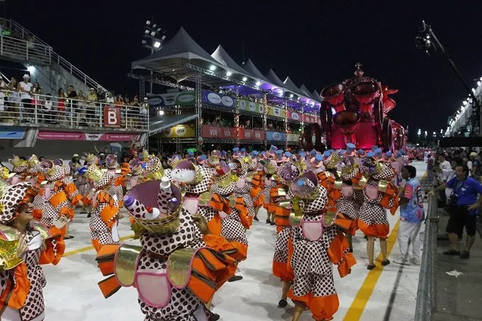 Imagem ilustrativa da imagem Desfile das escolas de samba de Vitória é adiado para abril