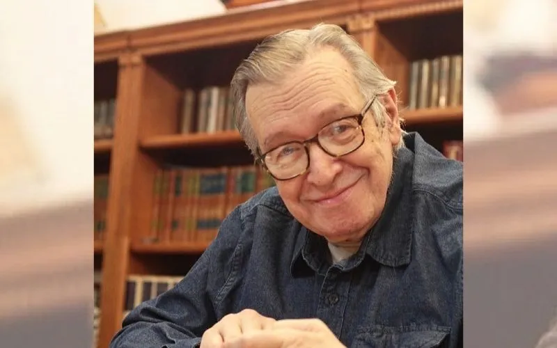 Imagem ilustrativa da imagem Filha diz que Olavo de Carvalho morreu de covid