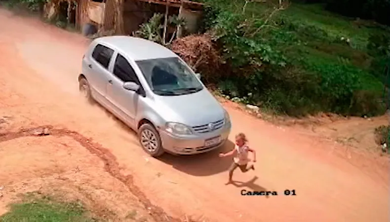 Imagem ilustrativa da imagem Motorista que atropelou menina de 4 anos paga fiança de R$ 5 mil