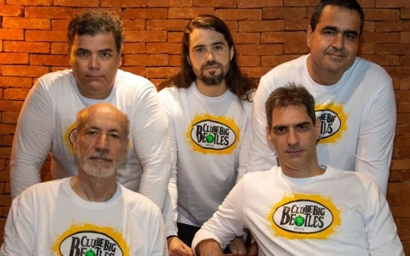 Imagem ilustrativa da imagem Banda faz show na pegada dos Beatles no telhado