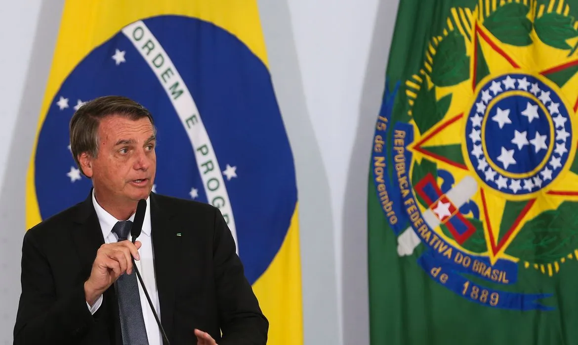 Imagem ilustrativa da imagem Bolsonaro falta a depoimento na PF e recorre ao STF contra decisão de Moraes
