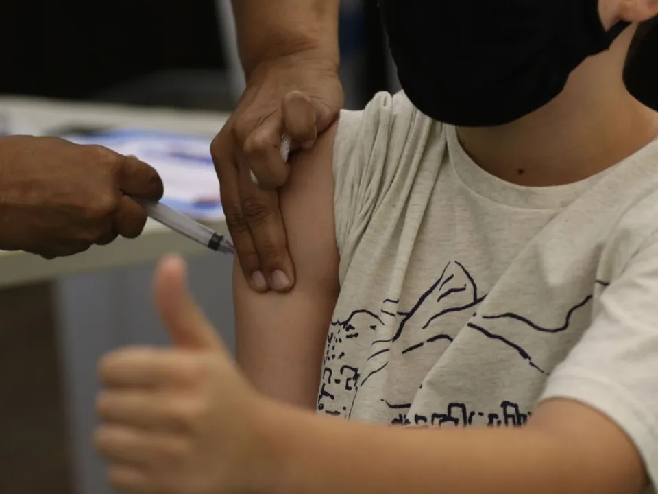 Imagem ilustrativa da imagem Covid: Prefeituras abrem mais de 2 mil vagas para vacinar crianças