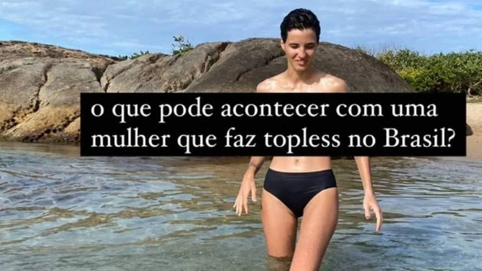 Imagem ilustrativa da imagem Camila Pitanga apoia ex-namorada detida ao fazer topless em Vila Velha