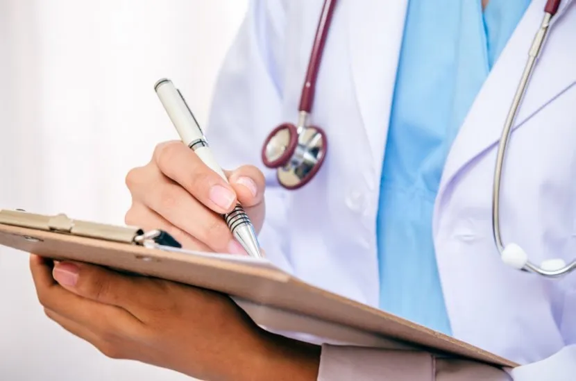 Imagem ilustrativa da imagem Médicos ameaçados por se recusar a dar atestado em pronto-socorro