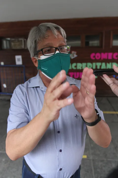 Imagem ilustrativa da imagem Médicos tiram dúvidas sobre volta às aulas presenciais