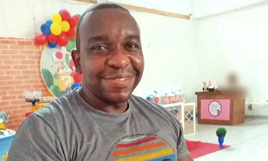 Imagem ilustrativa da imagem "Foi uma covardia", diz irmã de homem negro morto a tiros por sargento