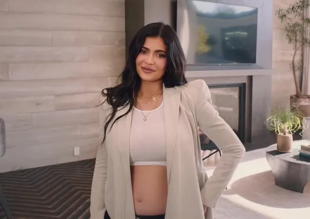 Imagem ilustrativa da imagem Fãs acreditam ter desvendado nome do bebê de Kylie Jenner com base em emoji