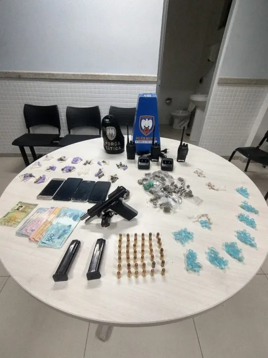 Imagem ilustrativa da imagem Cinco homens são presos vendendo drogas em Cariacica