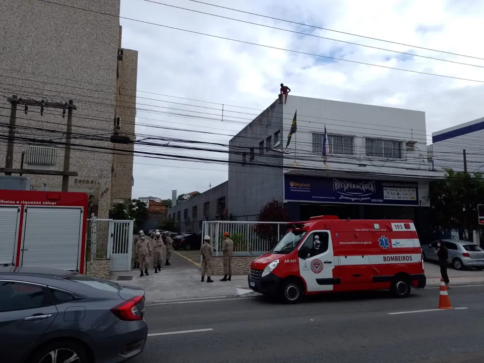 Imagem ilustrativa da imagem Operação de resgate deixa o trânsito congestionado em Vitória