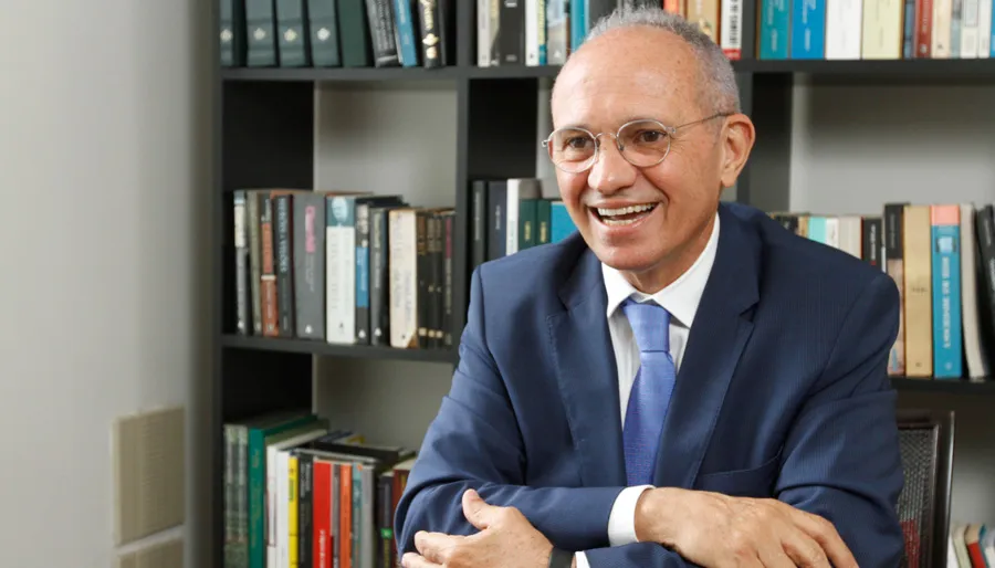 Imagem ilustrativa da imagem Ex-governador Paulo Hartung fecha filiação com o PSD