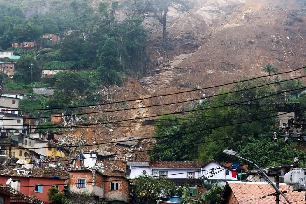 Imagem ilustrativa da imagem Primas de 13 anos morreram enquanto filmavam cachoeira em Petrópolis