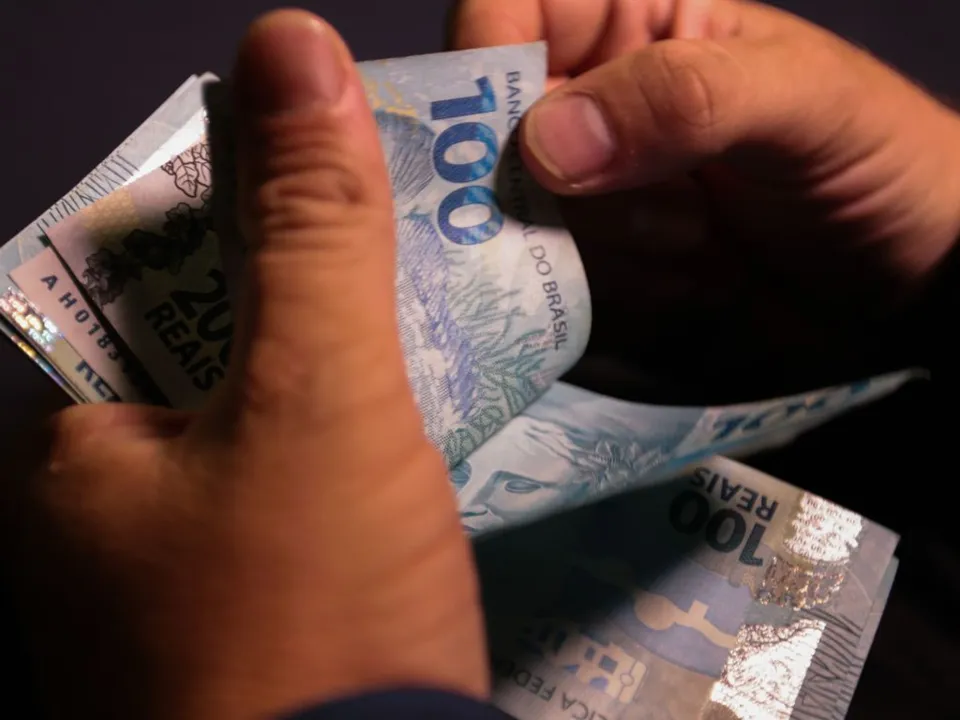 Imagem ilustrativa da imagem 406 mil no Estado descobrem que têm dinheiro esquecido em banco