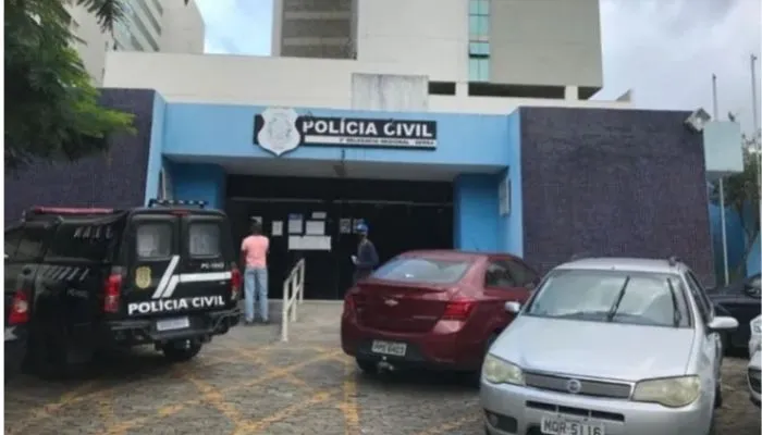 Imagem ilustrativa da imagem Enfermeira espancada em frente à delegacia