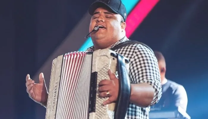Imagem ilustrativa da imagem Tarcísio do Acordeon, Revelação e Psirico em Vitória