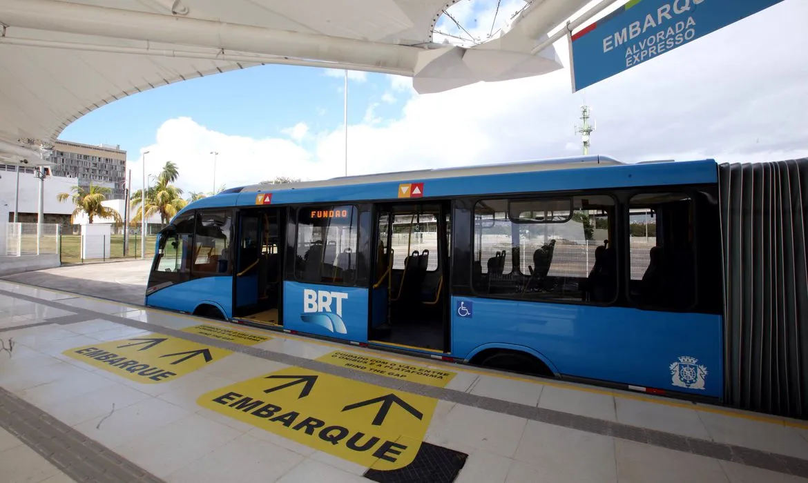 Imagem ilustrativa da imagem Motoristas de BRT do Rio entram em greve e paralisam sistema