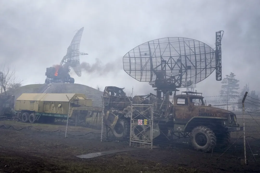 Imagem ilustrativa da imagem Grandes explosões são registradas perto de Kiev em meio a alerta de bombardeios russos