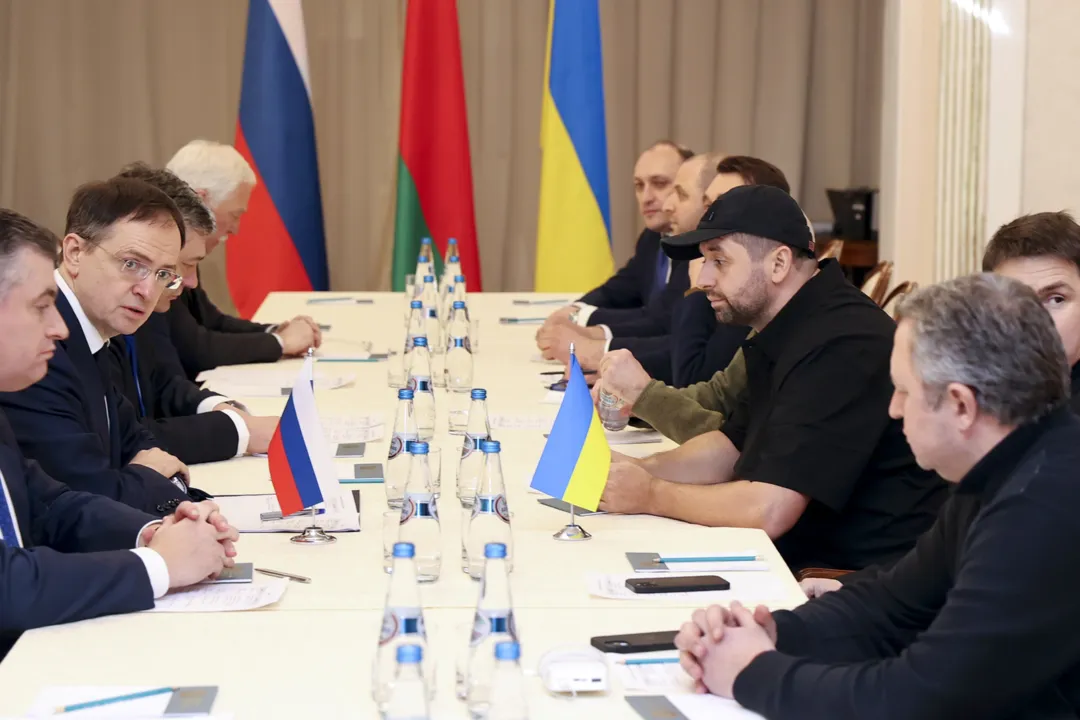 Imagem ilustrativa da imagem Negociações entre Ucrânia e Rússia começam em Belarus