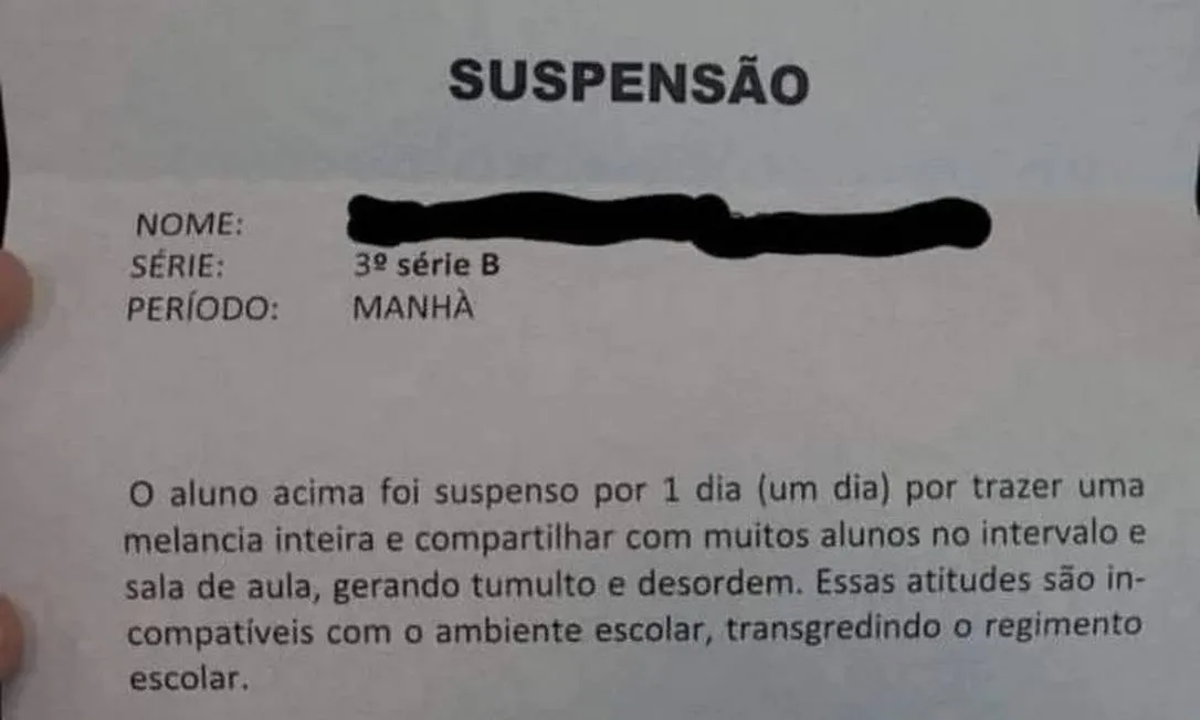 Imagem ilustrativa da imagem Aluno é suspenso por levar melancia para compartilhar com os amigos