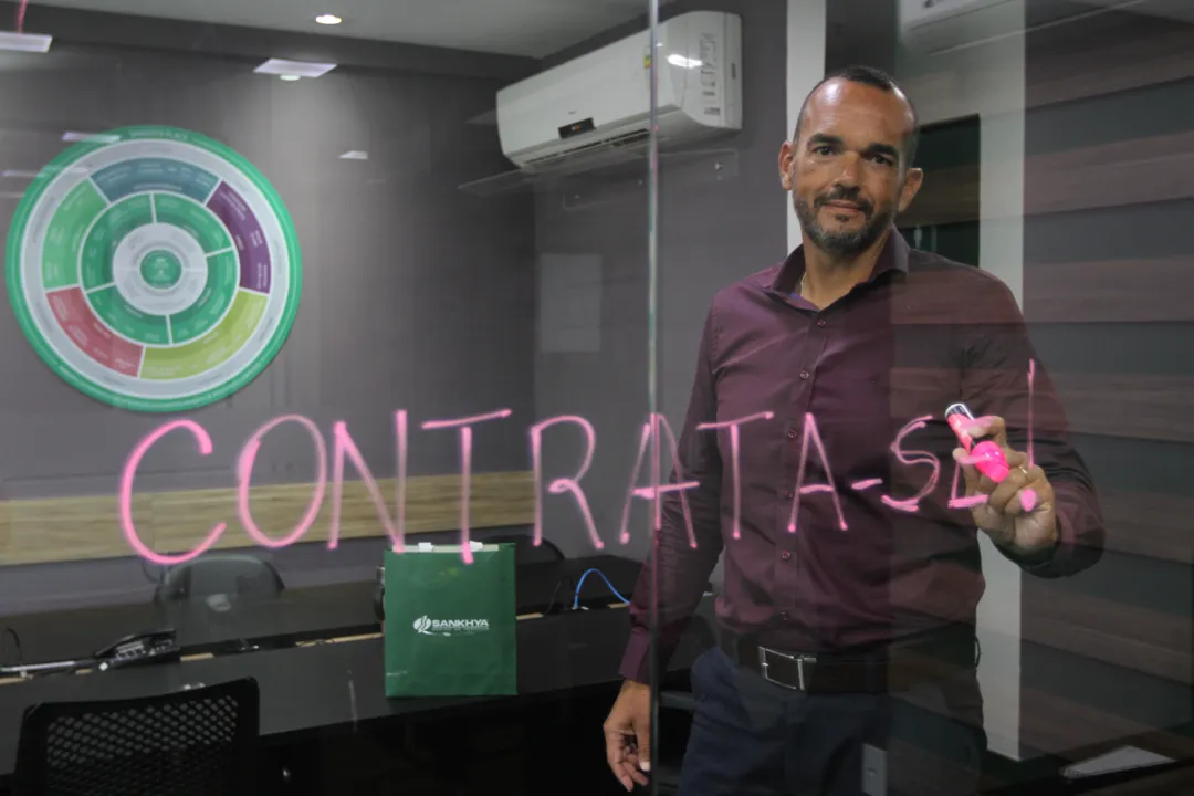 Imagem ilustrativa da imagem Salário alto e benefícios para segurar talentos em empresas no Estado