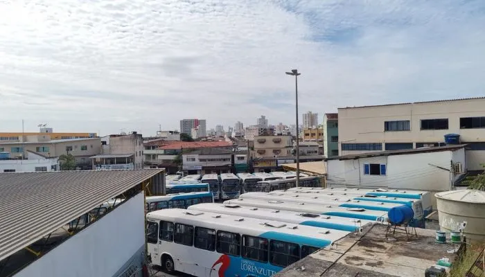 Imagem ilustrativa da imagem Paralisação de motoristas e cobradores deixa usuários de ônibus a pé no ES