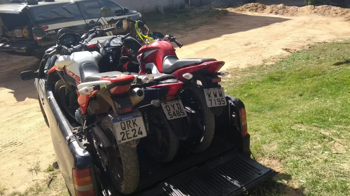 Imagem ilustrativa da imagem Polícia apreende motos e armas em operação na região Serrana do Estado
