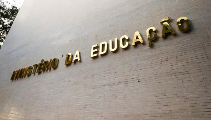 Imagem ilustrativa da imagem Ex-assessor do MEC também é preso em operação que atingiu Milton Ribeiro