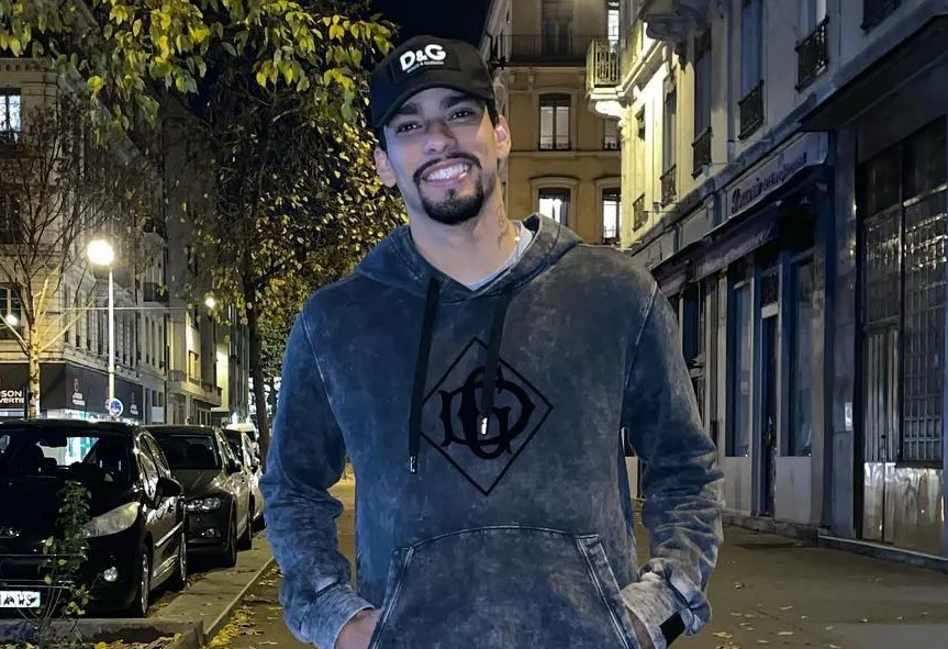 Imagem ilustrativa da imagem Lucas Paquetá corta o dedo soltando pipa e deve passar por cirurgia