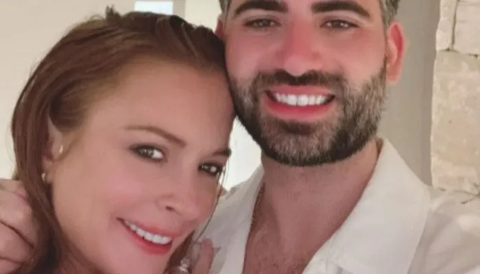 Imagem ilustrativa da imagem Lindsay Lohan confirma casamento com Bader Shammas: 'Este é meu marido'