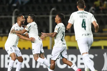 Imagem ilustrativa da imagem Palmeiras goleia Táchira com dois de Navarro em estreia na Libertadores