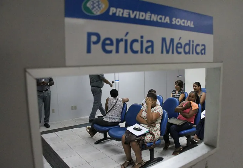 Espera por perícia médica no INSS: 1,8 milhão de pessoas continuam na fila por benefícios da Previdência
