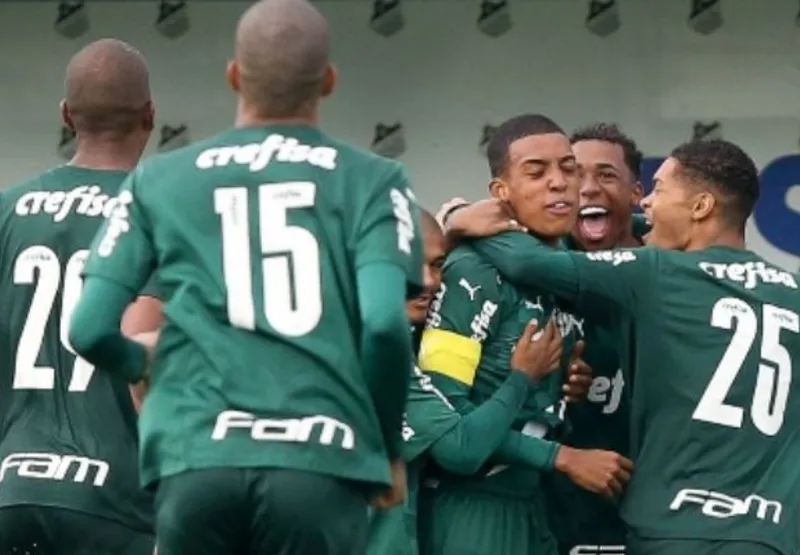 Palmeiras quebra tabu, goleira o Santos e é campeão da Copa SP