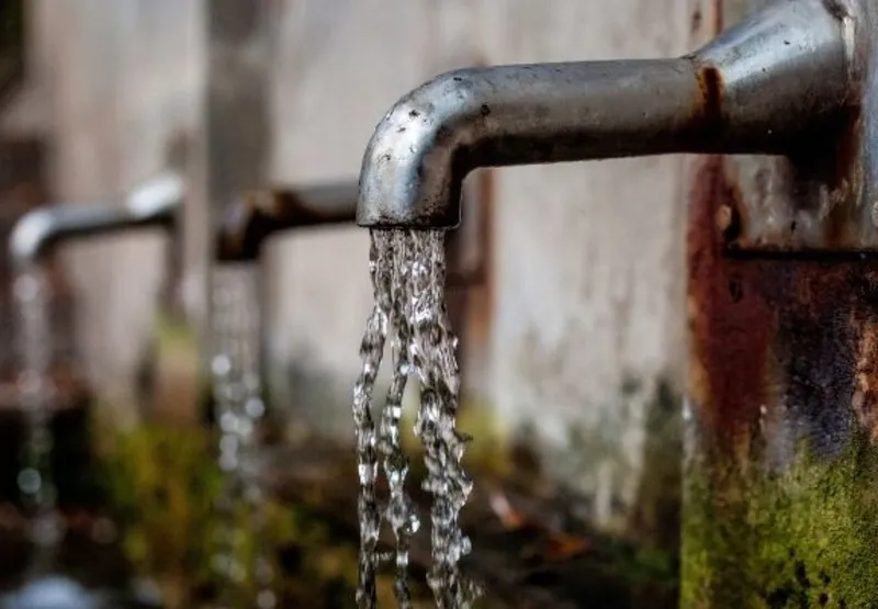 Manutenção deixa 38 bairros da Grande Vitória sem água neste sábado