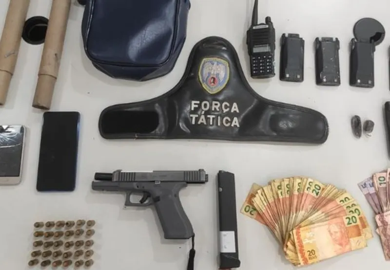 Dois homens são presos com armas e drogas em Vitória
